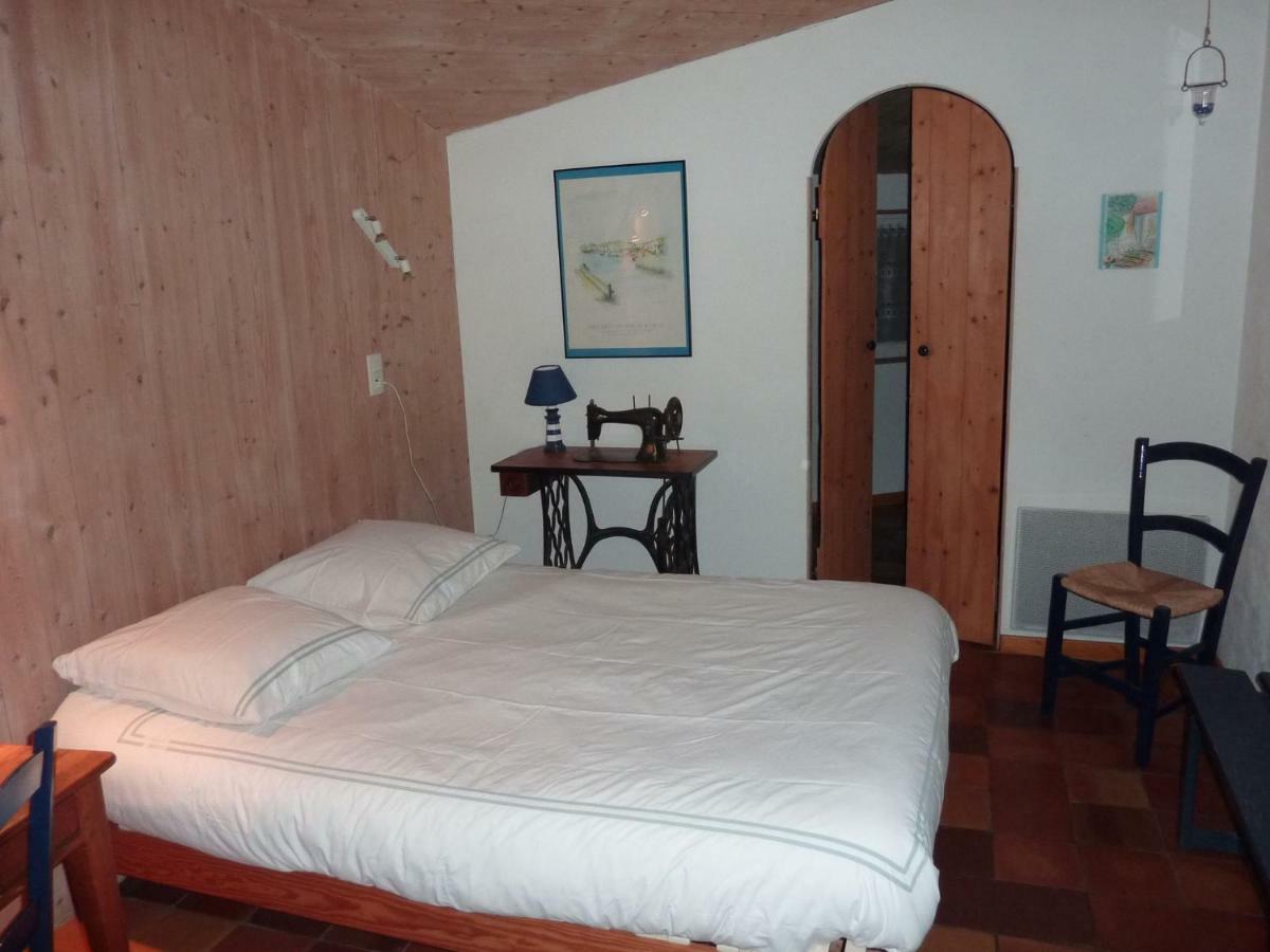 Les Chenes Bleus Bed & Breakfast Sainte-Marie-de-Ré Екстериор снимка