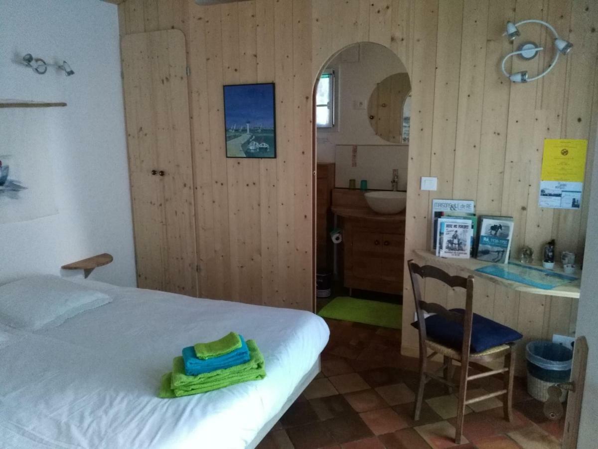 Les Chenes Bleus Bed & Breakfast Sainte-Marie-de-Ré Екстериор снимка